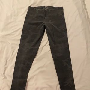 boutique camo leggings
